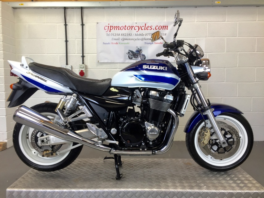  Suzuki Gsx1400-k2   Sold To A Chap In Aberdeenshire