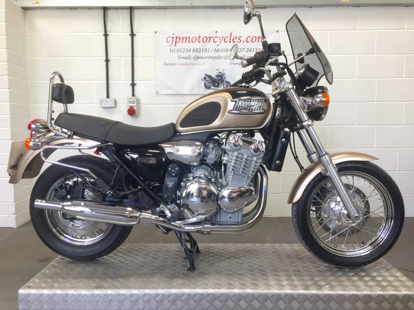 2000 Triumph Thunderbird 900