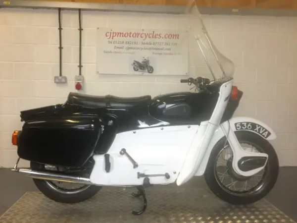 1960 Ariel Leader