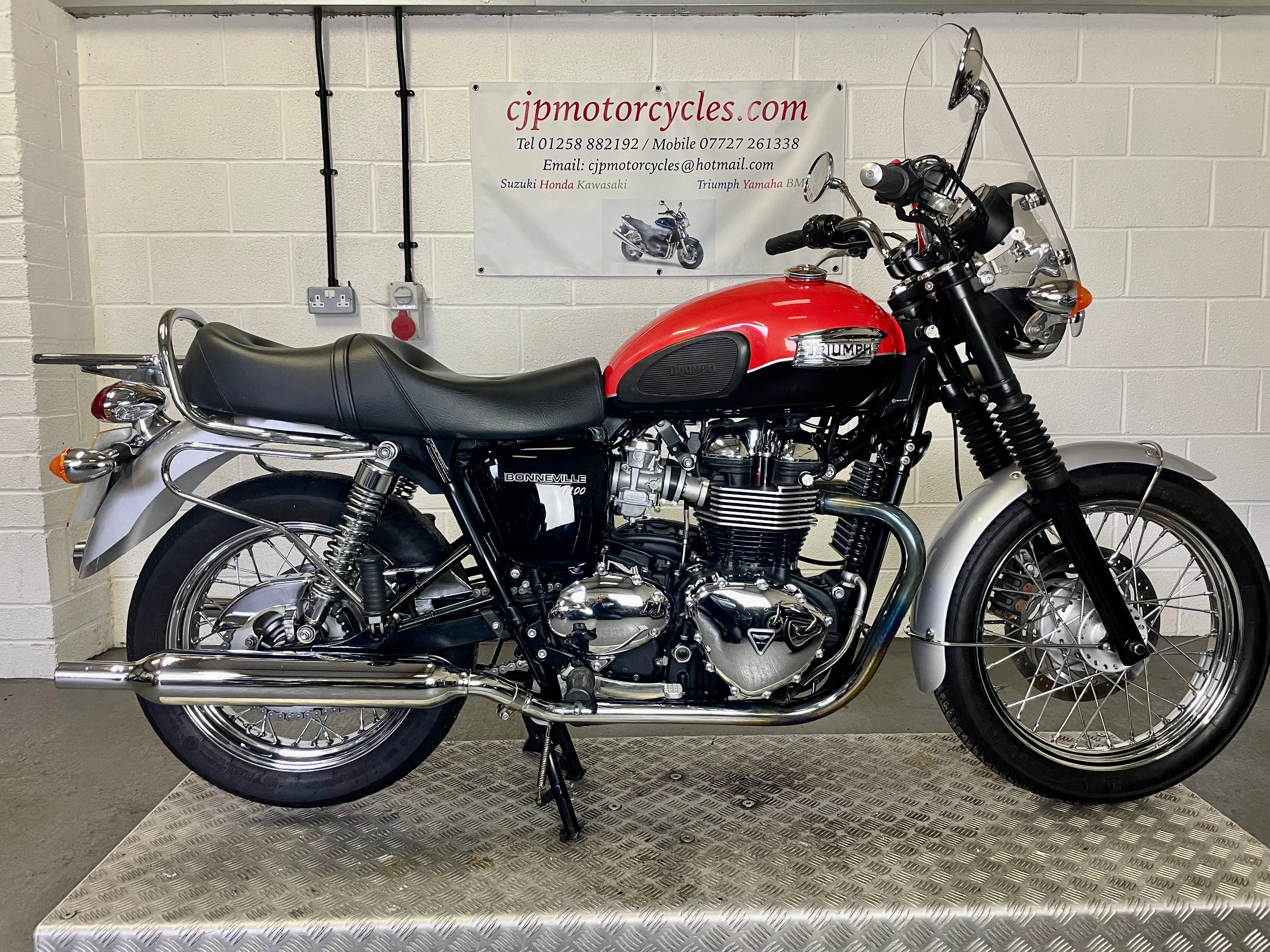 2023 Triumph Bonneville T100