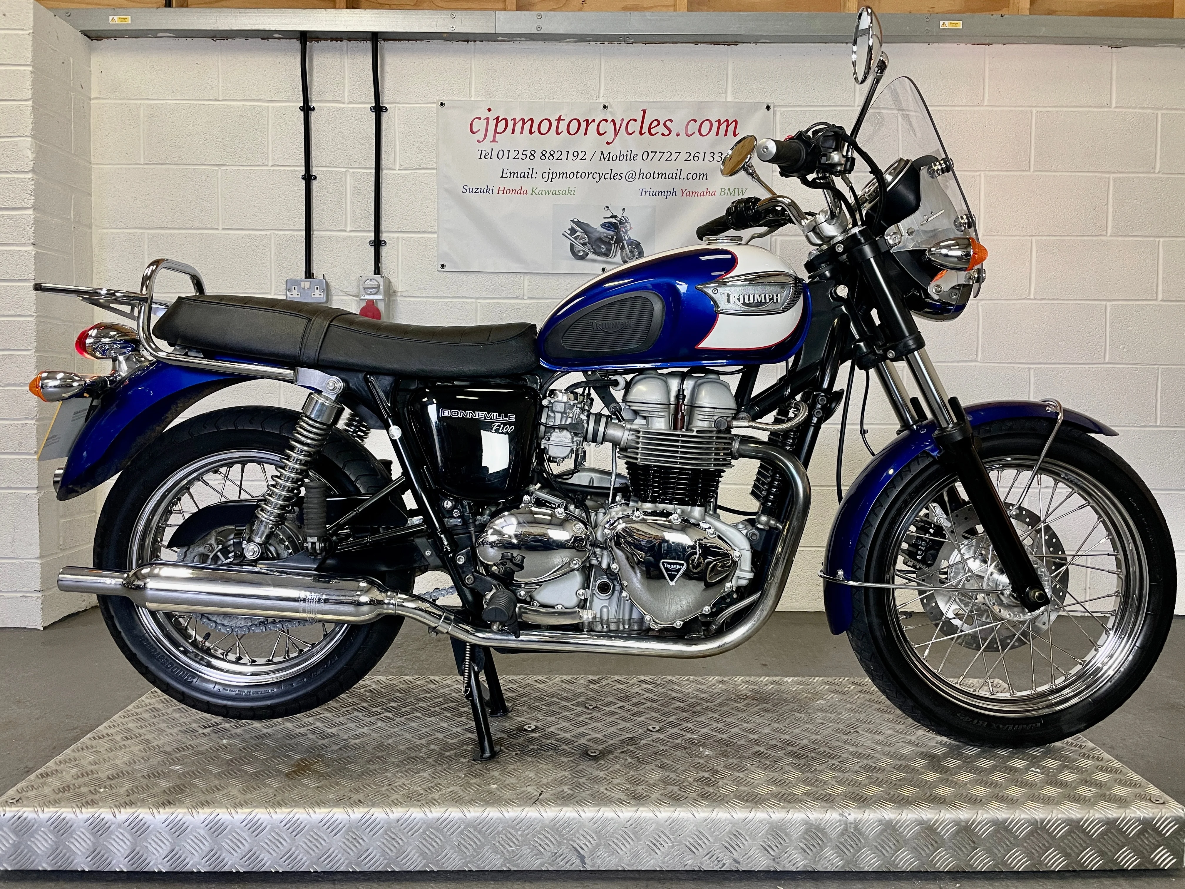2023 Triumph T100 Bonneville