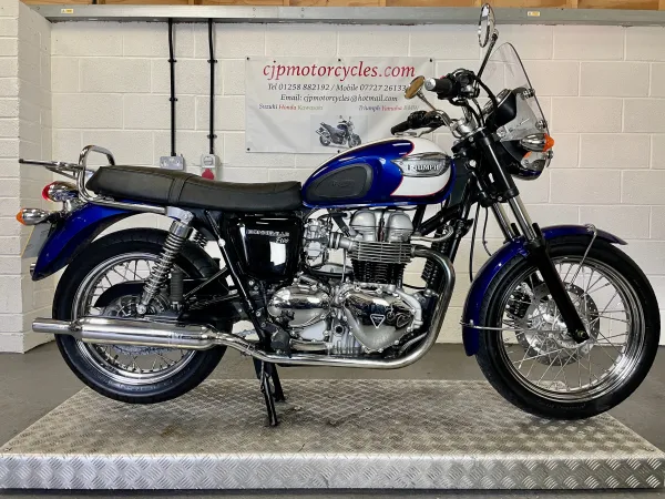 2023 Triumph T100 Bonneville