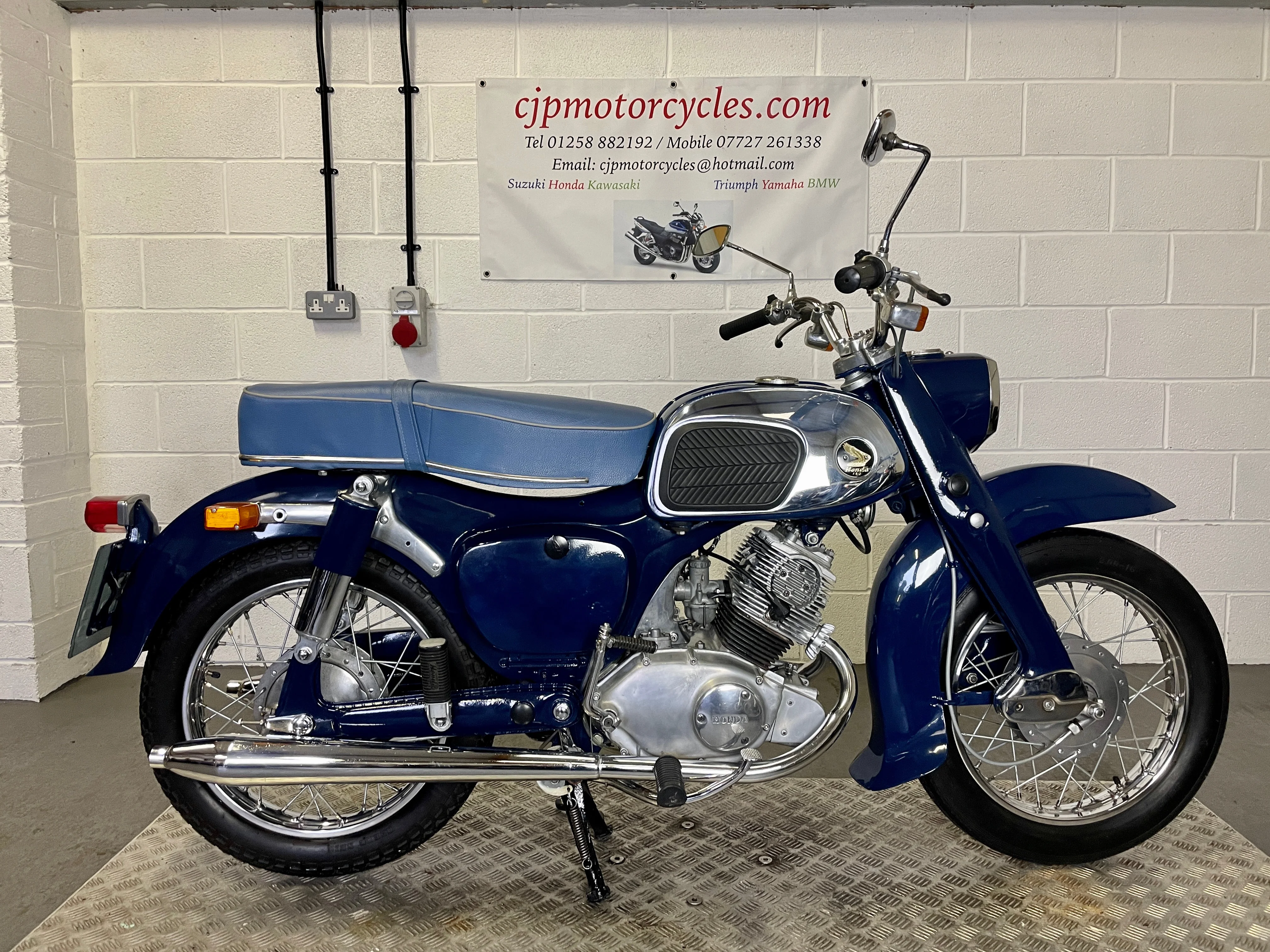 1964 Honda Ca95